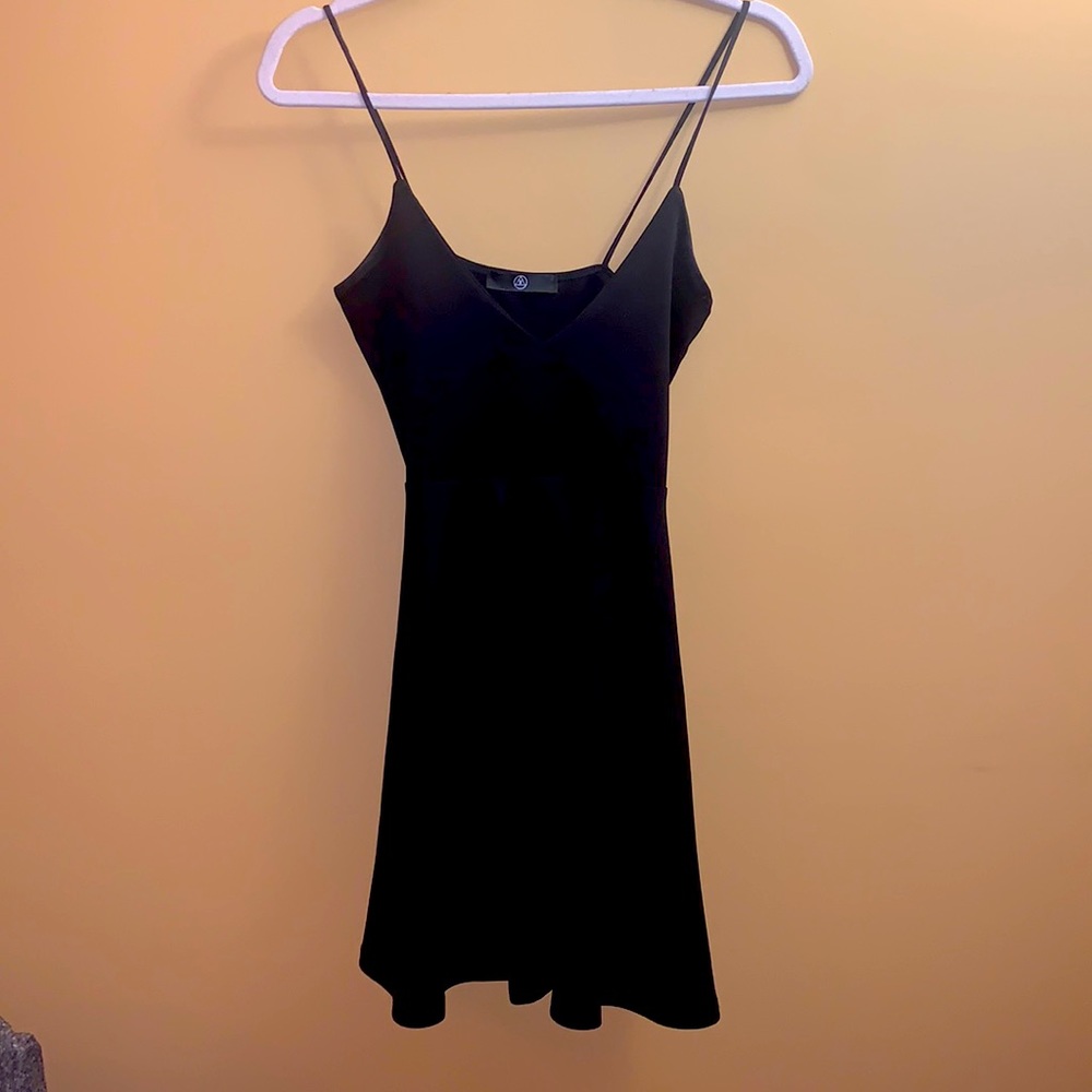 MISSGUIDED LITTLE BLACK DRESS